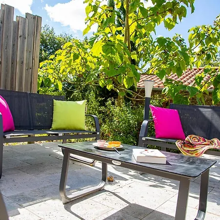 Le Mas Des Roches Proche Puy Du Fou Bed & Breakfast