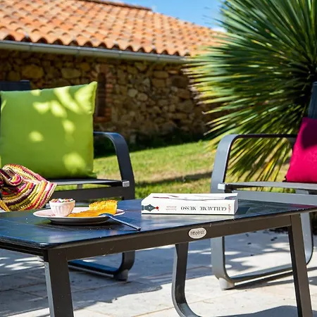 Bed & Breakfast Le Mas Des Roches Proche Puy Du Fou